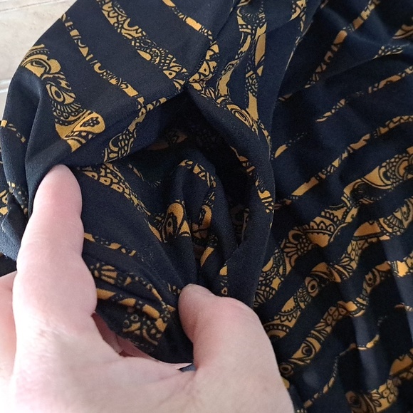 LuLaRoe Modest Elastic Waist Pockets A-Line Fit & Flare Skater Skirt (Fits S/M) - Picture 9 of 9